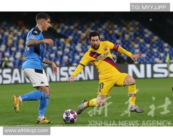 足球明星亲临线下激情踢球视频集锦展现球场魅力与精彩瞬间