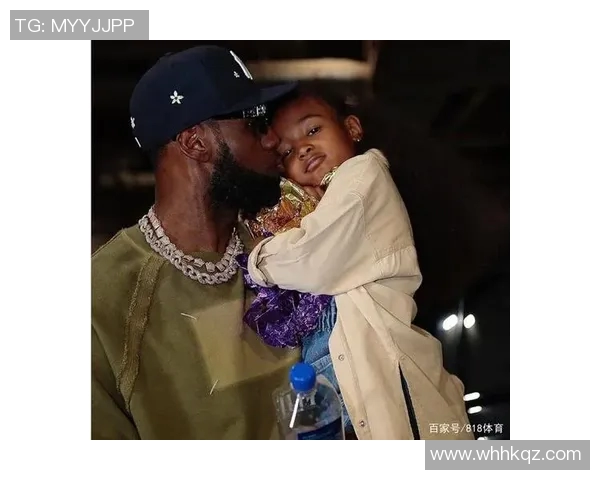 老抱着女儿的足球明星展现温情与坚韧的父爱故事